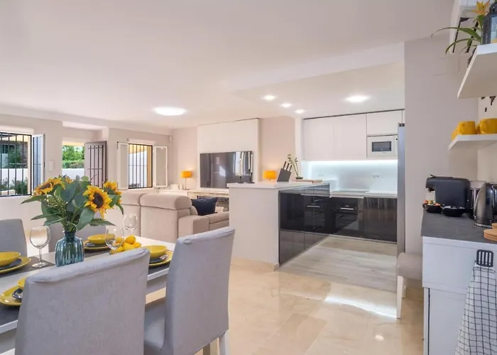Luxury Delmare Marbella Pool Family Only